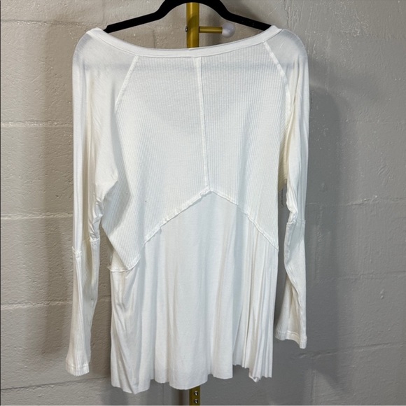 POL Elegant White V-Neck Tunic - Picture 8 of 10